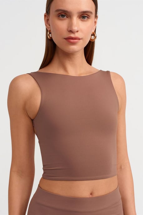Women's Sleeveless Cut-Out Crop Blouse - Image 4
