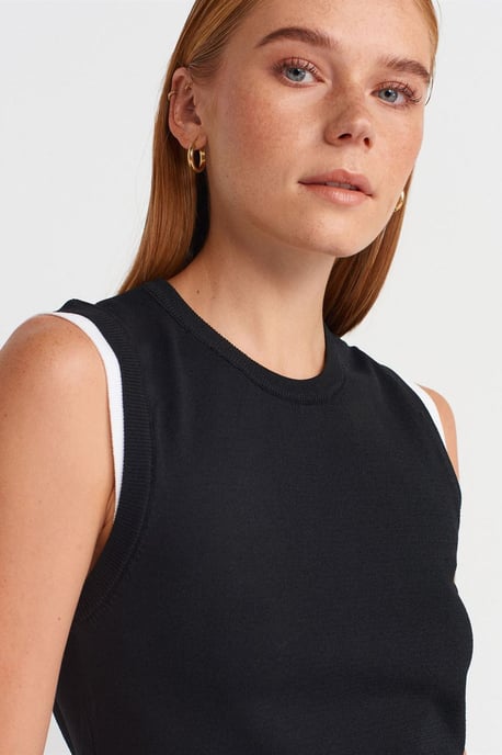 Sleeveless Ribbed Knit Shell Top - Image 3
