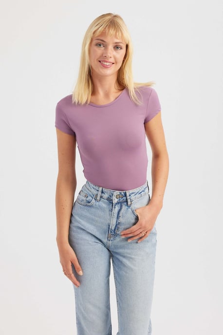 Ronde Hals Korte Mouwen Korte Crop Top met Kruisrug - Image 4