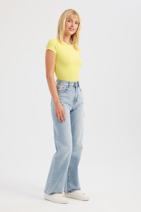 Ronde Hals Korte Mouwen Crop Top met Kruis Rug - Image 2