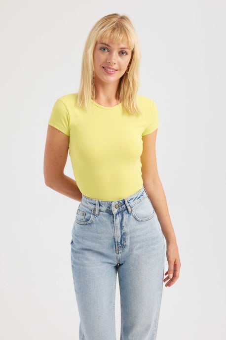 Ronde Hals Korte Mouwen Crop Top met Kruis Rug - Image 3