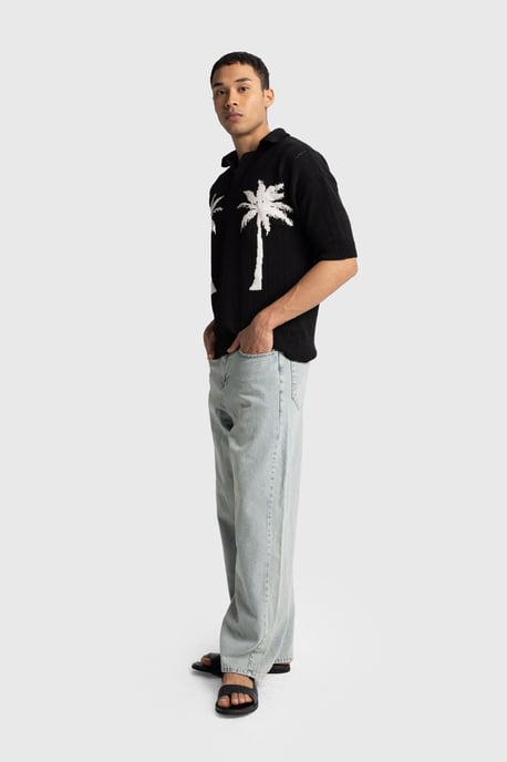 Herr T-shirt med V-hals och tropiskt mönster - Image 3