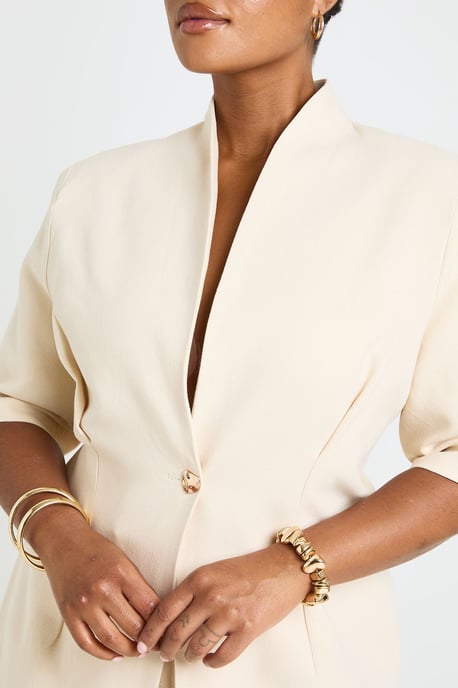 Plus Oversized Short Sleeve Trim Button Chinched Blazer - Image 4