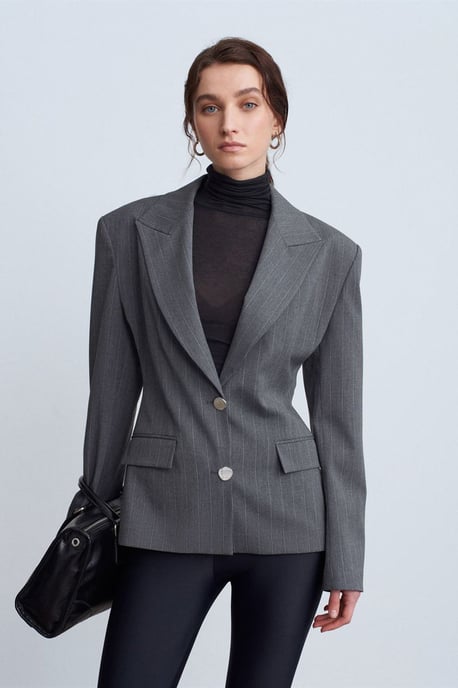 Figurformad crepe-blazer med sjalkrage - Image 1