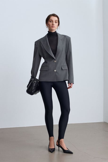 Figurformad crepe-blazer med sjalkrage - Image 4