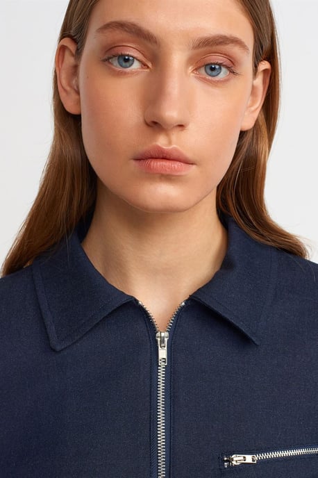 Cropped Crepe Bomberjacka - Image 4