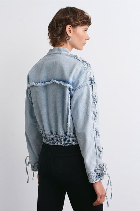Women's Cropped Denim Jacket With Shirt Collar - Image 2