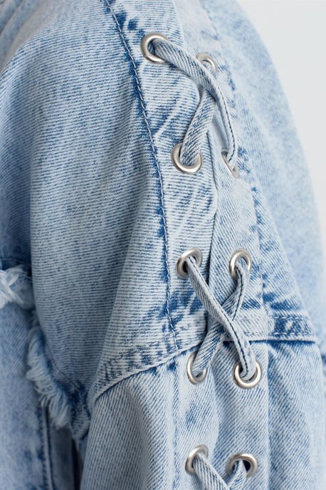 Women's Cropped Denim Jacket With Shirt Collar - Image 4