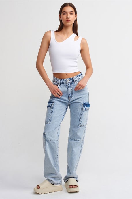 High-Waist Wide-Leg Cargo Jeans - Image 1