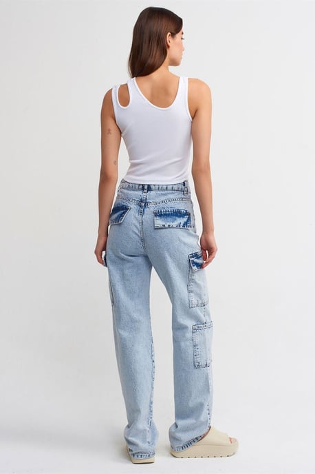 High-Waist Wide-Leg Cargo Jeans - Image 2