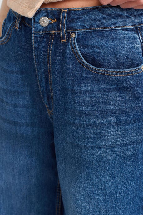 Högmidjade vida denimjeans - Image 4