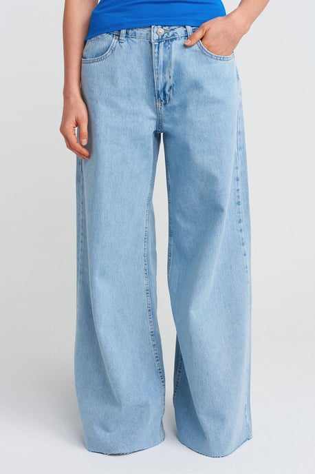 Women's High-Waist Wide-Leg Cotton Jeans - Image 4