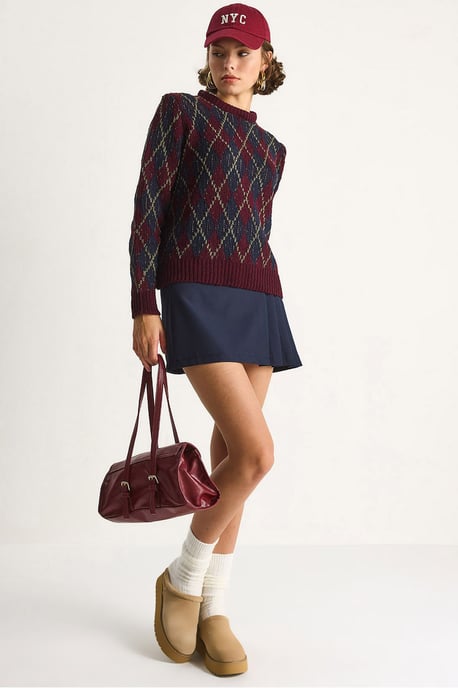 Women’s Crew Neck Knitted Sweater with Diamond Pattern - Image 1