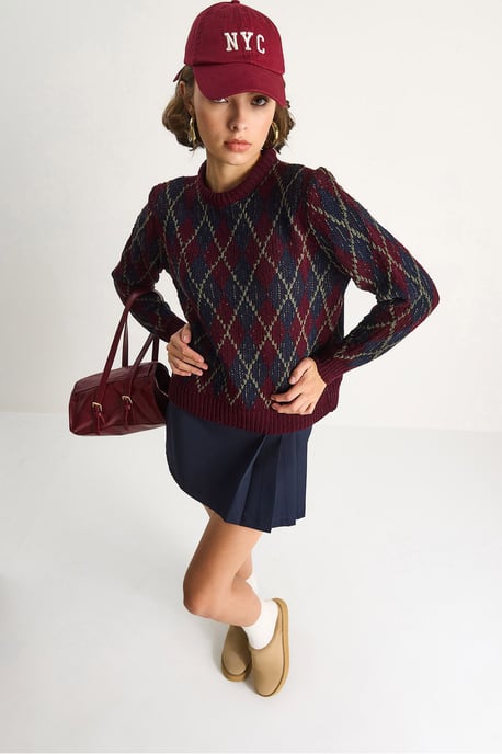 Women’s Crew Neck Knitted Sweater with Diamond Pattern - Image 5