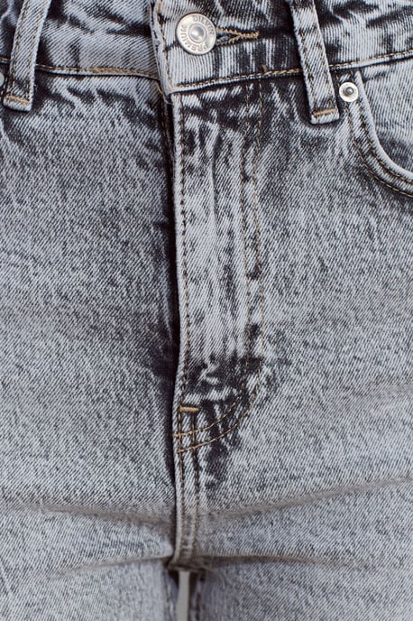 Högmidjade Slim Straight Jeans - Image 4