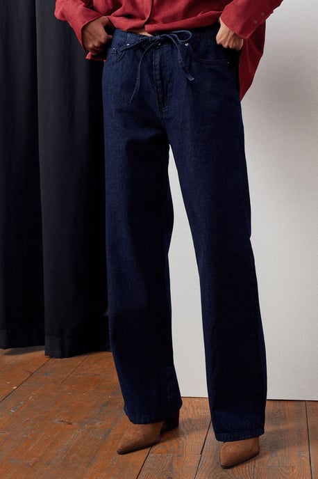 Women’s Mid-Waist Straight-Leg Jeans - Image 1