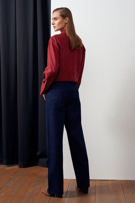 Women’s Mid-Waist Straight-Leg Jeans - Image 3