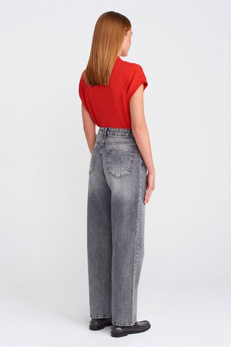 High-Waist Straight-Leg Mom Jeans - Image 2