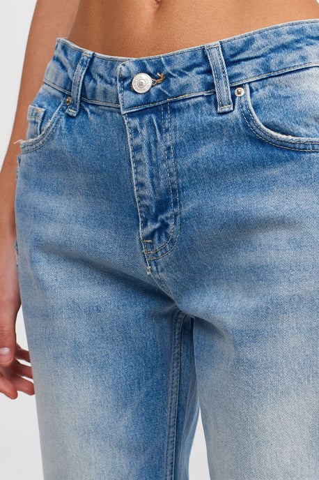 Low-Waist Straight-Leg Jeans - Image 4
