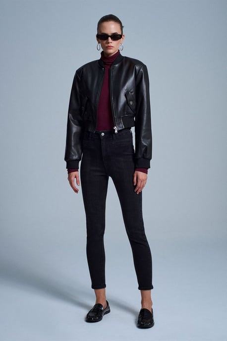 Högmidjade smala jeans - Image 5