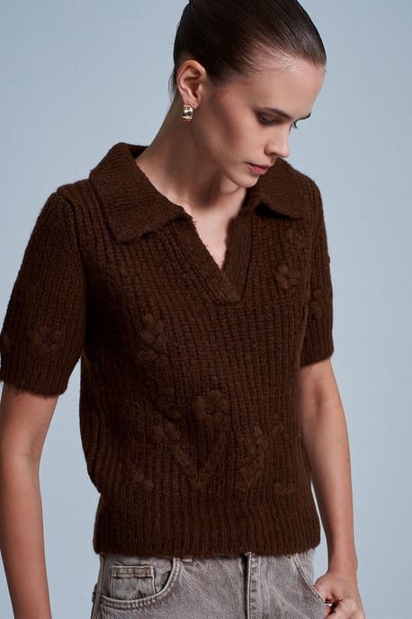 Textured Ribbed Polo-collar Sweater - Image 4