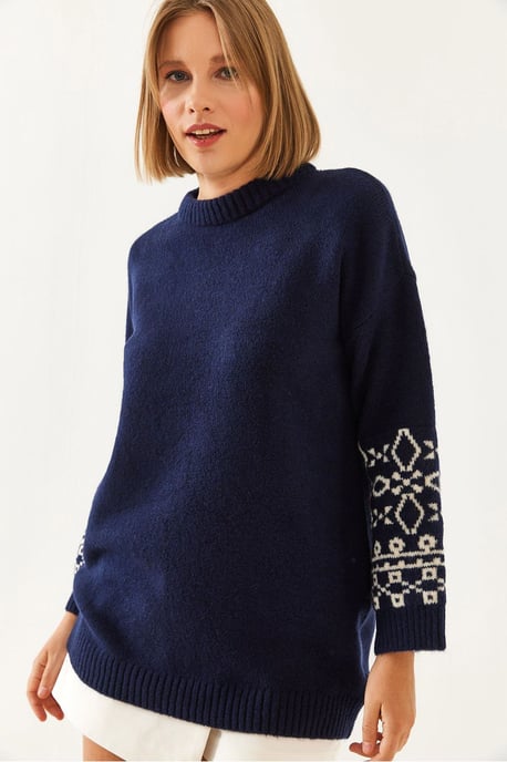 Crew Neck Jacquard Knit Sweater with Embroidery - Image 4