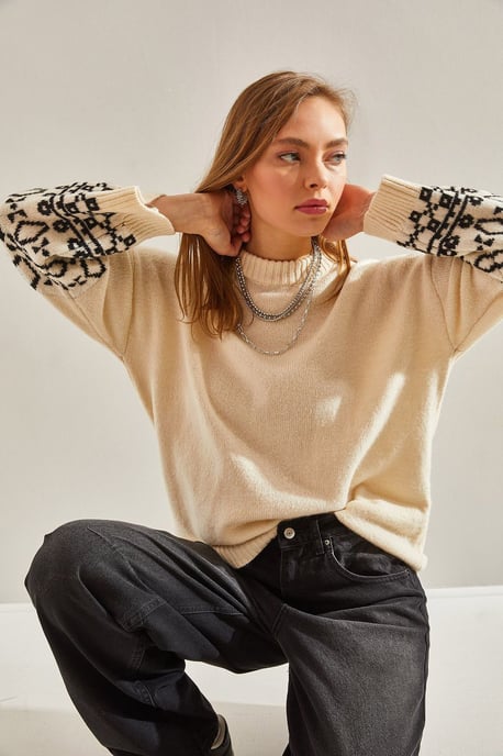 Crew Neck Jacquard Knit Sweater with Embroidery - Image 3