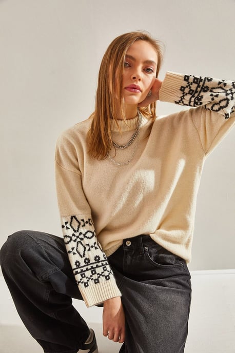 Crew Neck Jacquard Knit Sweater with Embroidery - Image 4