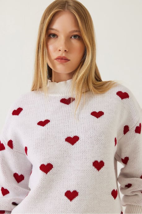Heart Pattern Crew Neck Relaxed Fit Sweater - Image 1