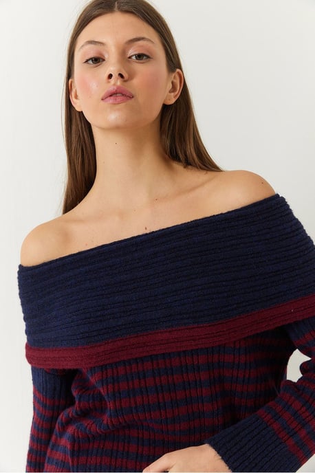 Randig Off-Shoulder Stickad Tröja - Image 4