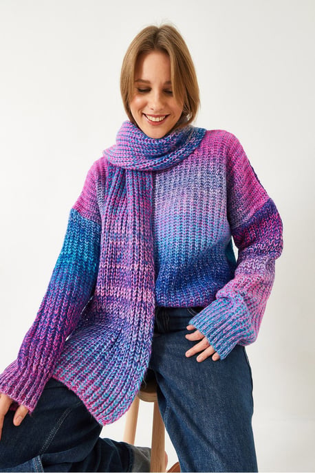 Gradient Ribbed Crew Neck Sweater - Image 4