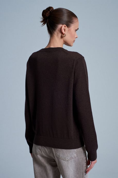 Women's Cashmere Ribbed Crew Neck Sweater - Image 4
