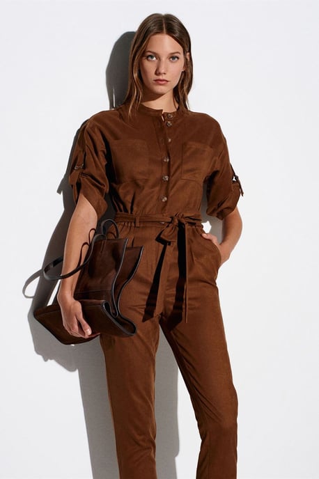 Rechtemojige Satijnen Korte Mouwen Jumpsuit - Image 3