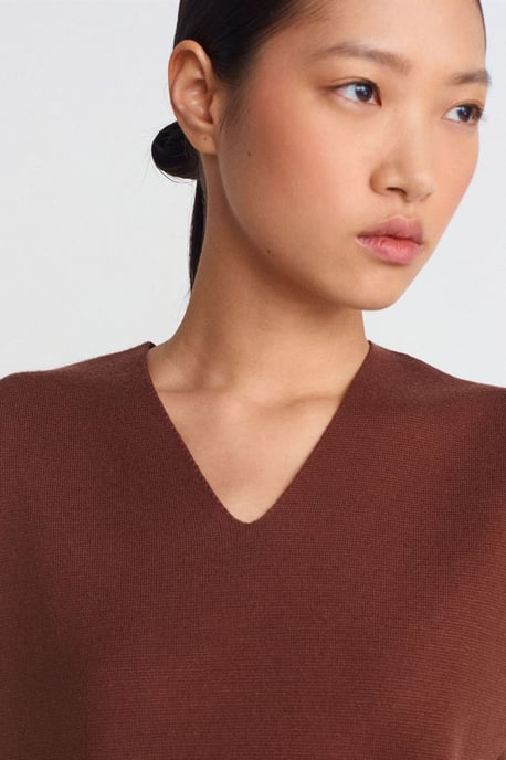 Women's Ribbed V-Neck Sweater Vest - Image 4