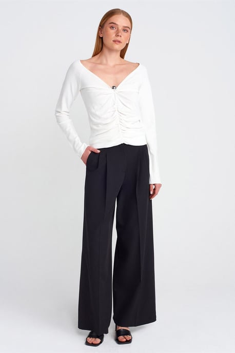 Women's Slim Fit Ribbed V-Neck Sweater - Image 3