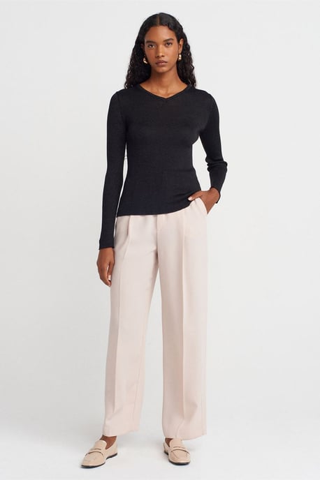 Women's Slim Fit V-Neck Ribbed Sweater - Image 4