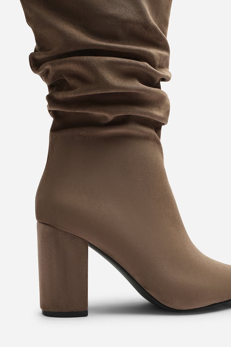 Wheres That From Womens Lilyana Ruched Heeled Calf Boot - Image 4