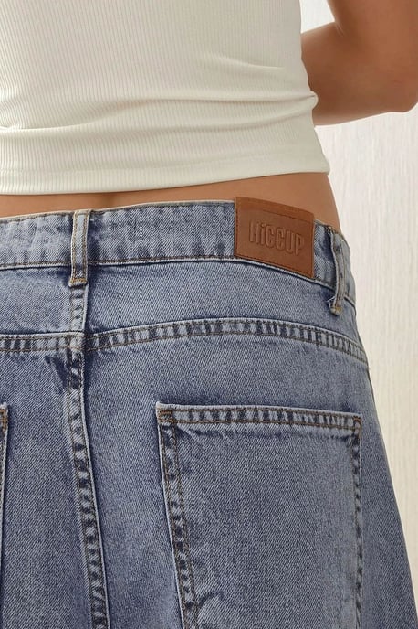 Mid Rise Barrel Jeans - Image 5
