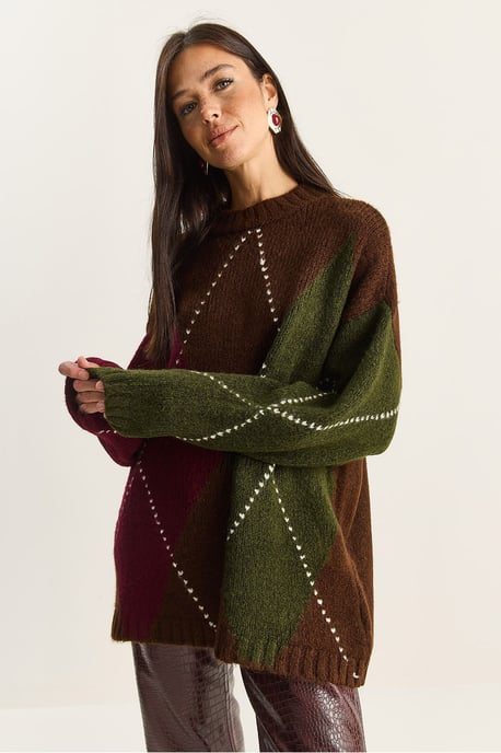 Oversized Knitted Diamond Pattern Sweater - Image 3