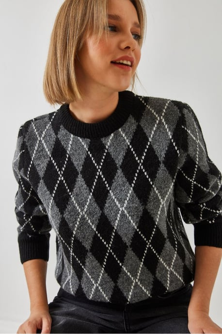 Baklava Pattern Crew Neck Knitted Sweater - Image 1
