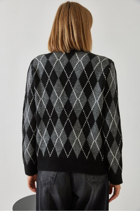 Baklava Pattern Crew Neck Knitted Sweater - Image 3