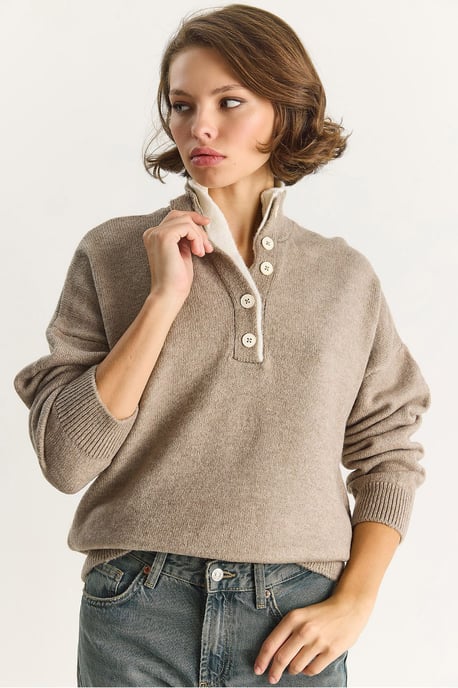 Buttoned Sweater - Image 4
