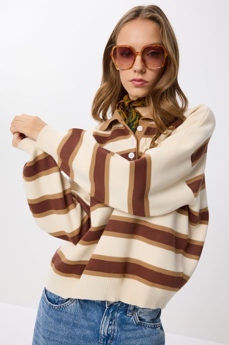 Randig sweater med polo-krage - Image 3