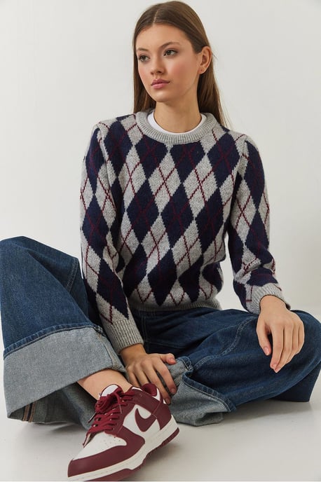 Baklava Pattern Crew Neck Knitted Sweater - Image 2