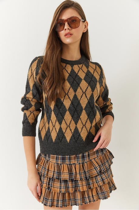 Baklava Pattern Crew Neck Knitted Sweater - Image 4