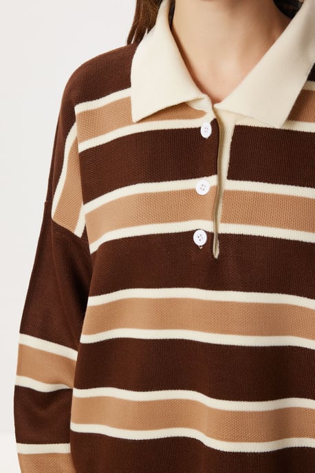 Randig sweater med polo-krage - Image 3