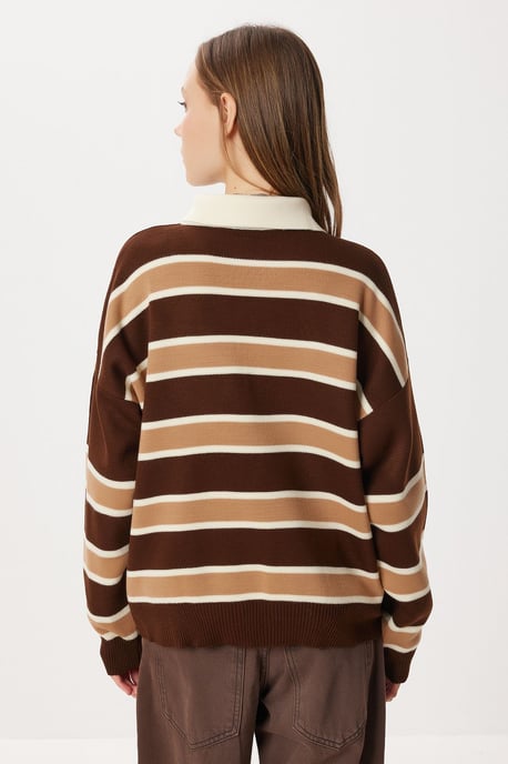 Randig sweater med polo-krage - Image 4