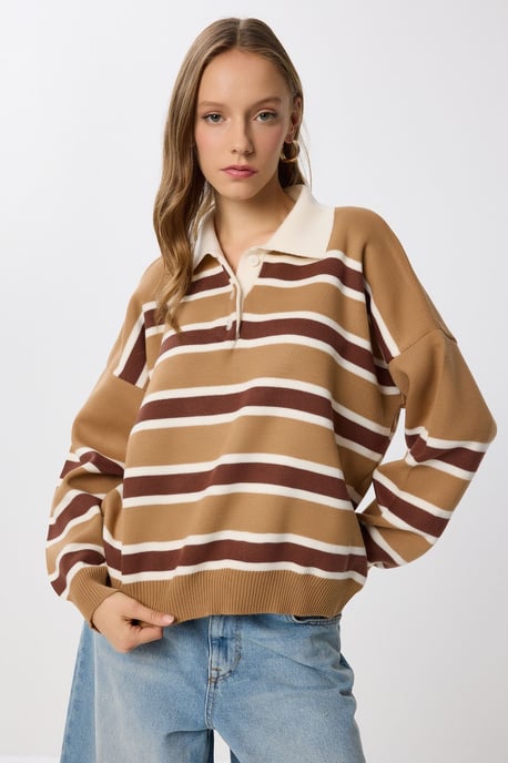Randig sweater med polo-krage - Image 2