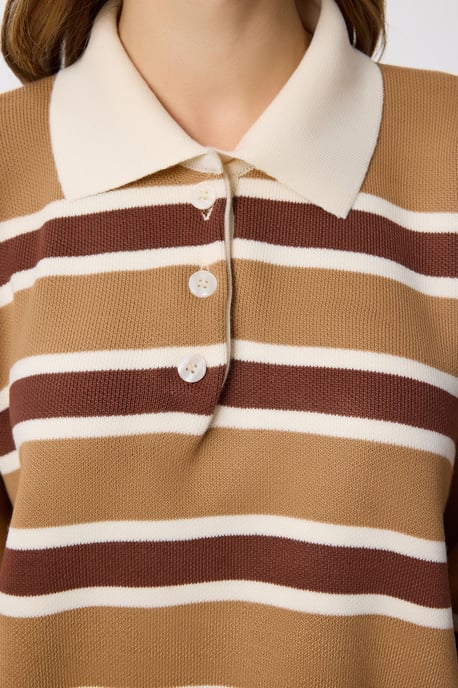 Randig sweater med polo-krage - Image 4