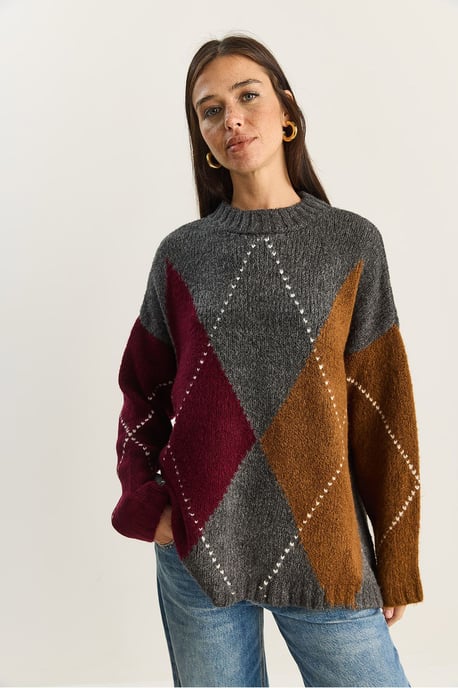 Oversized Knitted Diamond Pattern Sweater - Image 2